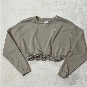 Gymshark Cropped Sweatshirt in Taupe